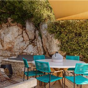 3 bedroom villa with pool & sea views, near Palaiokastrítsa, sleeps 6